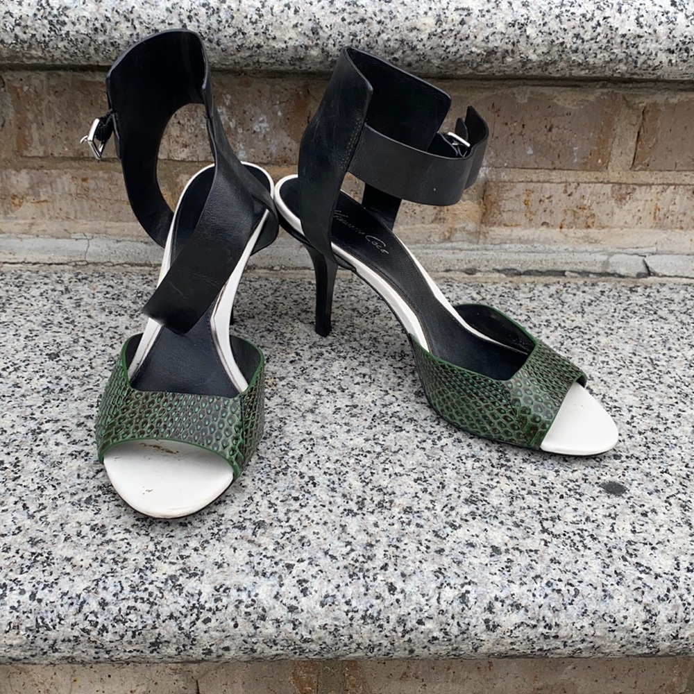 Kenneth Cole leather 2” heels